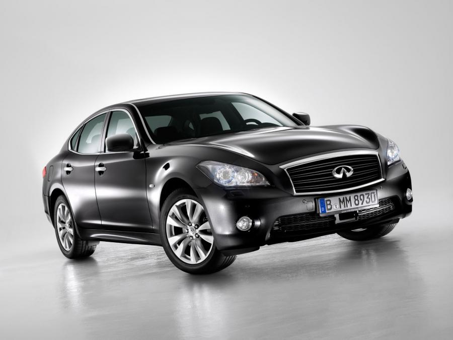 Infiniti M30d '2010